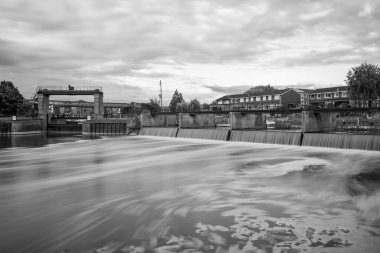 Tewkesbury 'deki Avon nehrinde uzun süre görüldü.