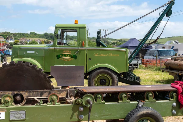 Batı Bay.Dorset.Birleşik Krallık. 12 Haziran 2022 Batı Körfezi Vintage rallisinde restore edilmiş Unipower kereste traktörü gösteriliyor.