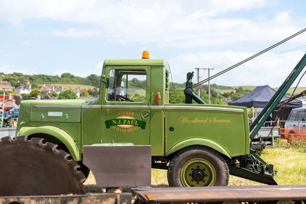 Batı Bay.Dorset.Birleşik Krallık. 12 Haziran 2022 Batı Körfezi Vintage rallisinde restore edilmiş Unipower kereste traktörü gösteriliyor.
