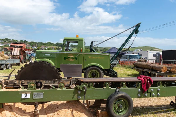 Batı Bay.Dorset.Birleşik Krallık. 12 Haziran 2022 Batı Körfezi Vintage rallisinde restore edilmiş Unipower kereste traktörü gösteriliyor.