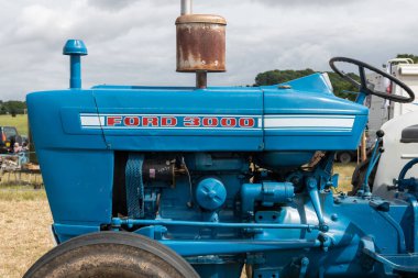 Ilminster. Somerset. Birleşik Krallık. 21 Ağustos 2022 Eski Ford 3000 traktörü Dünden kalma bir çiftçilik etkinliğinde sergileniyor.