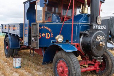 Tarrant Hinton. Dorset. Birleşik Krallık. 25 Ağustos 2022. 1930 Foden C tipi Reliance tipi buhar vagonu Great Dorset Buhar Fuarı 'nda sergileniyor.