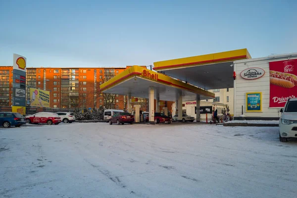 Turku Finland December 2021 Horizontal View Shell Gas Station Snowy — Stock Photo, Image