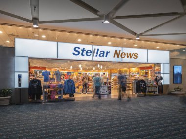 Kissimmee, Florida - 6 Şubat 2022: Orlando, FL 'de Akan Şelaleler ile Cicis Pizza Restoran Binası Dış Görünümü. Cici 's Pizza, aile dostu bir perakende satış restoranıdır..