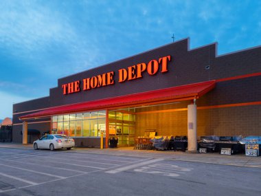 New Hartford, New York - 20 Şubat 2022: Ev Deposu Dış Görünümü.