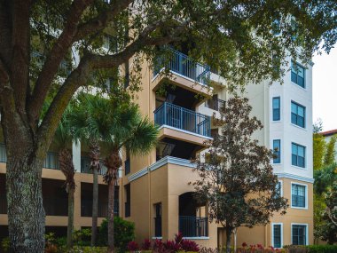 Kissimmee, Florida - 6 Şubat 2022: Holiday Inn Resort 'taki Apartman Binası.