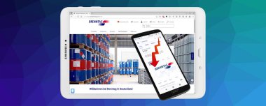 Hamburg, Almanya - 14 Kasım 2021: Brenntag AG Chemie mit Logo Tablet Akıllı Telefon Aktienmarkt blauer Hintergund Banner