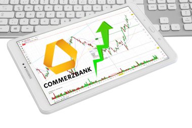 Hamburg, Almanya - 14 Kasım 2021: Ticaret Bankası AG mit Logo Tabelt Tastatur Aktienmarkt weisser Hintergund