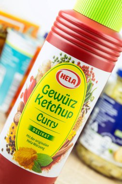 Hamburg, Almanya - 5 Ekim 2021: Hela Curry Gewuerz Ketçap 