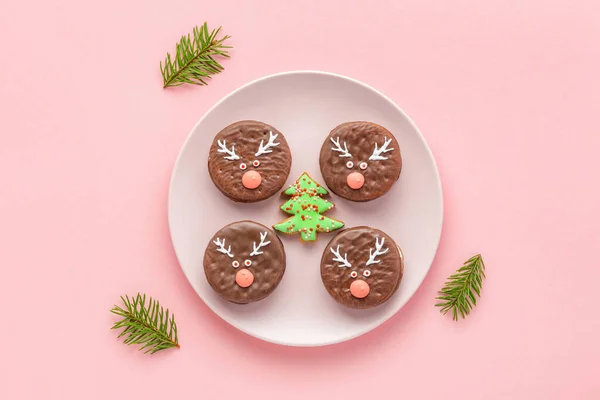 Galletas Chocolate Navidad Decoradas Con Caras Ciervo Divertidas Alrededor Del — Foto de Stock