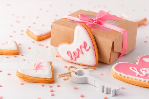Kurdeleli Karton Kutu Düğün Veya Sevgililer Günü Için Yapımı Kalp — Stok fotoğraf