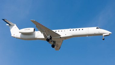 Swidnik, EPLB (LUZ) Lublin Uluslararası Havalimanı, Polonya - 17 Ekim 2019: Lublin 'den Münih' e uçuş. Hava yolları: BMI British Midland International. Uçak: Embraer ERJ-145 G-RJXH. 