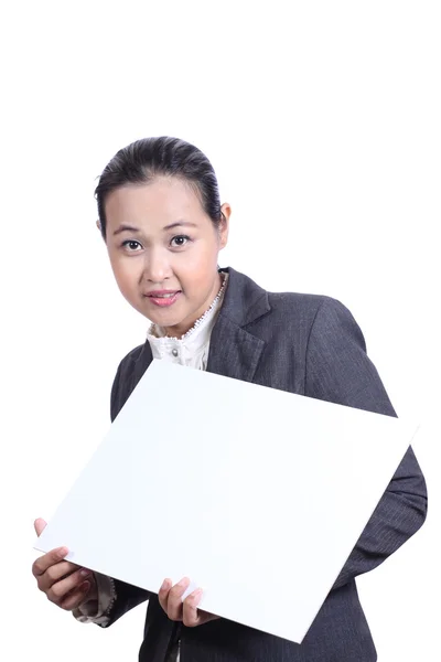 Bizneswoman gospodarstwa białe puste karty — Zdjęcie stockowe