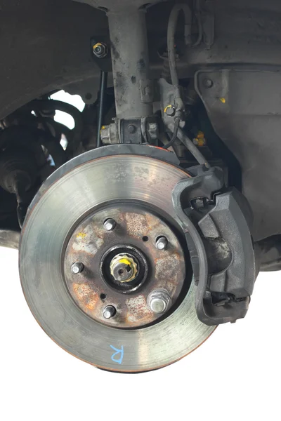 Тормоза на автомобиле с снятым колесом — стоковое фото