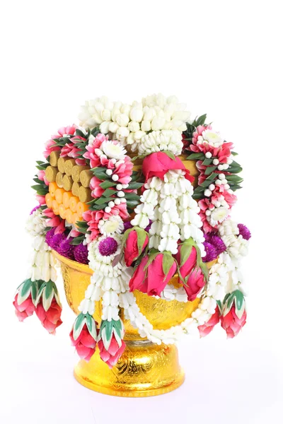 Цветок украшен на подносе с пьедесталом — стоковое фото