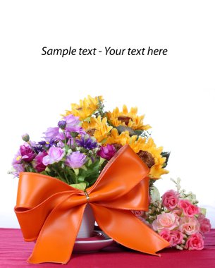 büyük kurdele ile renkli yapay çiçek