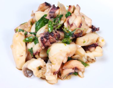 fesleğen soslu Tay kızartılmış kalamar