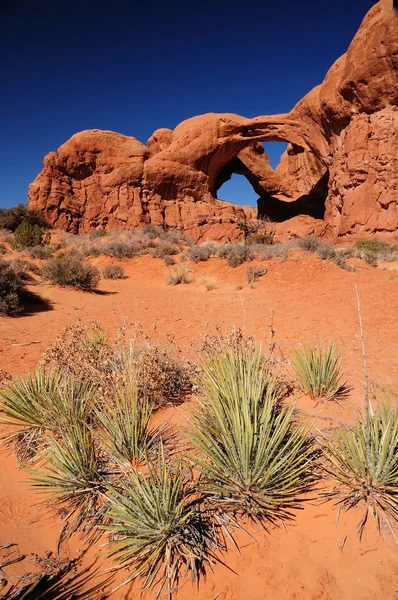 Arco doble en el Parque Nacional Arches — Foto de Stock