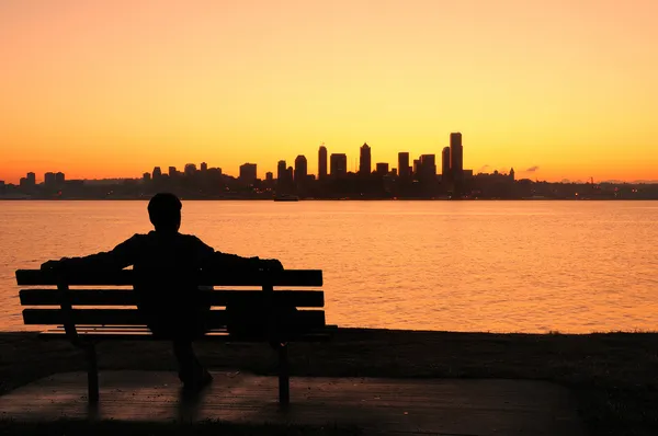 Regarder le lever du soleil sur Seattle — Photo
