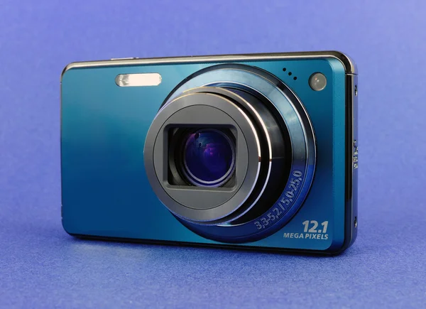 Blue digital camera — Zdjęcie stockowe