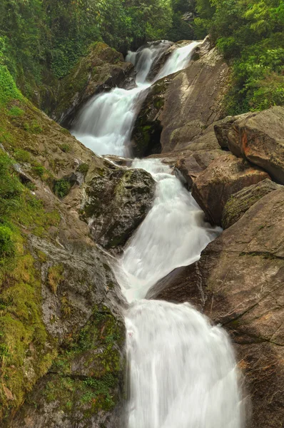 Cachoeira em cascata — Fotografia de Stock