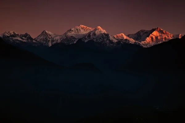 Golden peaks of Kanchenjunga — Stock Photo, Image