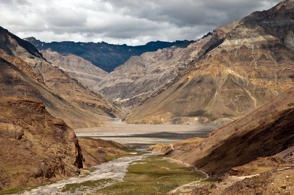 Bella valle himalayana — Foto Stock