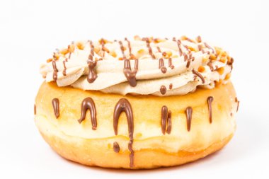 Çörek beyaz arkaplanda izole edildi 