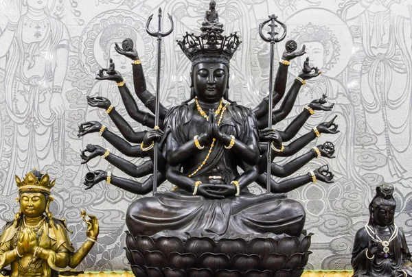 Merhamet Guan yin heykele Viharn Sien tanrıçası