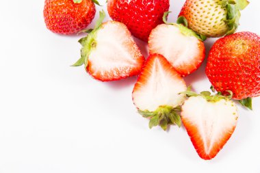 iştah açıcı çilek. Beyaz bir arka plan üzerinde izole. 