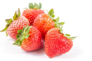 iştah açıcı çilek. Beyaz bir arka plan üzerinde izole. 