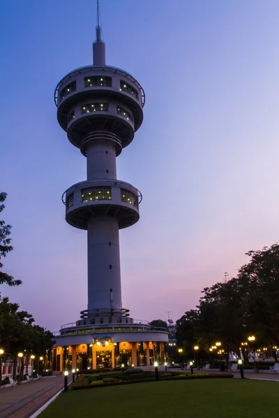 Schöner Leuchtturm in Supanburi, Thailand — Stockfoto