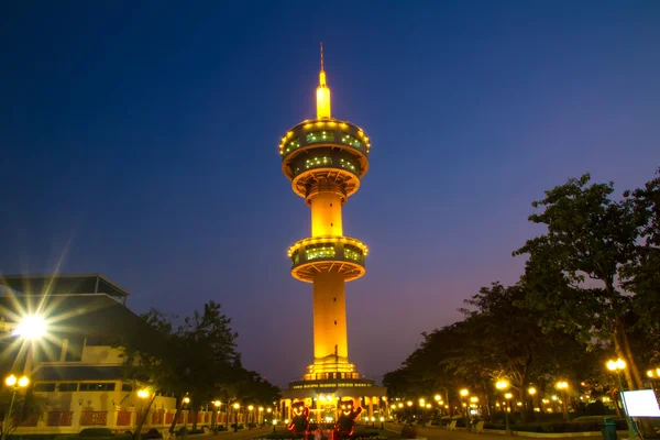 Schöner Leuchtturm in Supanburi, Thailand — Stockfoto