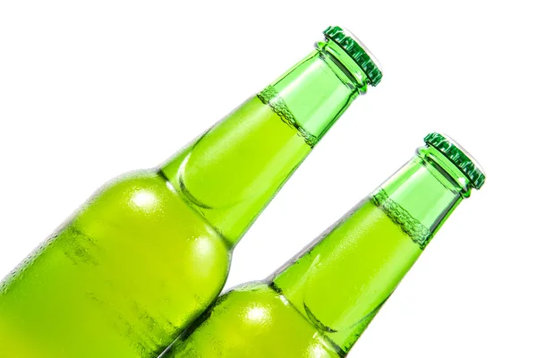 İki bira şişesi yeşil