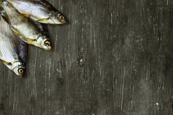 Pescado Seco Sobre Fondo Gris Merienda Cerveza — Foto de Stock