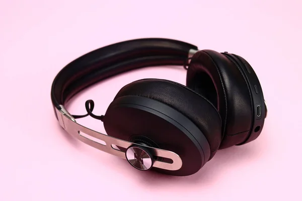 Lyman Ukraine Janvier 2022 Sennheiser Momentum Casques Aériens Sans Fil — Photo