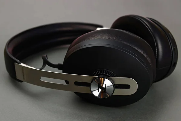 Lyman Ucrânia Janeiro 2022 Sennheiser Momentum Fones Ouvido Sem Fio — Fotografia de Stock