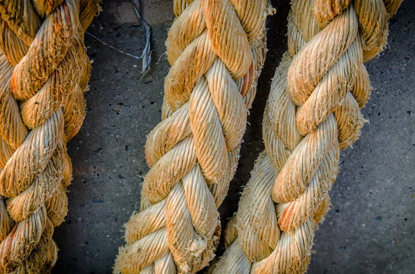 Mooring rope on concrete — Stock Photo, Image