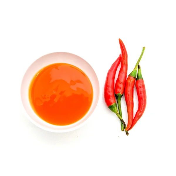 Peperoncino e salsa isolata — Foto Stock