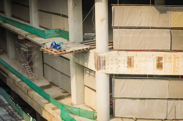 Trabalhadores dos estaleiros de construção — Fotografia de Stock