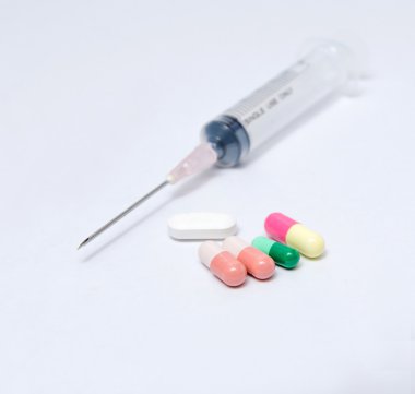 tıbbi şırınga tablet ve kapsül Close-Up