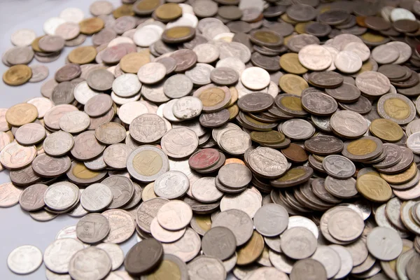 タイ ・ バーツ硬貨背景の多く — ストック写真