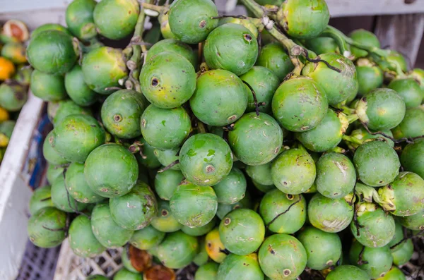 Piyasada tembul fındık — Stok fotoğraf