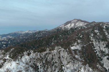 Karla kaplı dağlar, hava manzarası