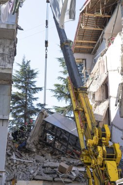 Batumi, Gürcistan - 8 Ekim 2021: 26 Mayıs 'ta ev çökmesi, kurtarma çalışmaları