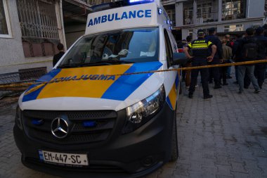 Batumi, Gürcistan - 8 Ekim 2021: 26 Mayıs 'ta ev çökmesi, kurtarma çalışmaları