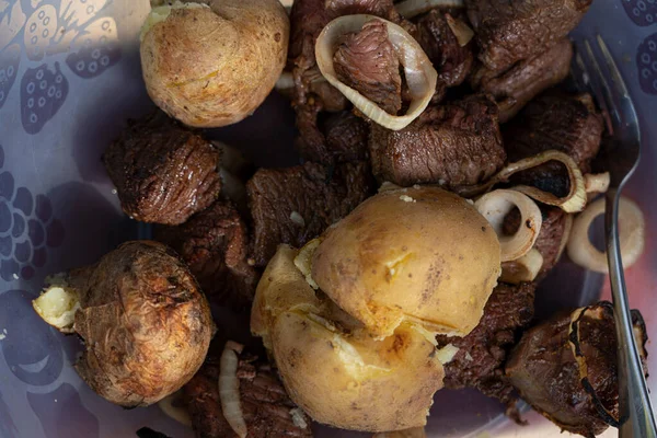 Fleisch Mit Kartoffeln Teller — Stockfoto