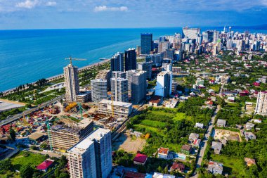 Batumi, Gürcistan - 2 Temmuz 2020: Yeni bulvar alanı, hava manzaralı