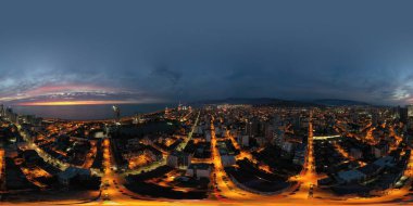 Batumi, Georgia - 21 Ekim 2021: 360 Şehir Akşam Panoraması