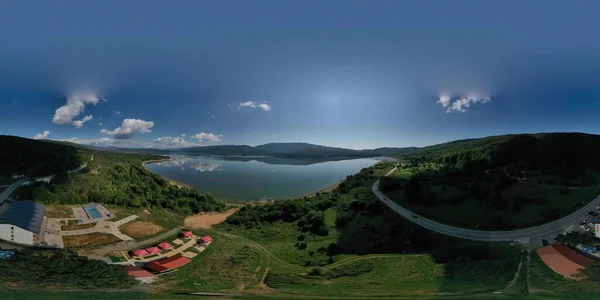 360 Panorama Hermoso Lago Las Montañas —  Fotos de Stock